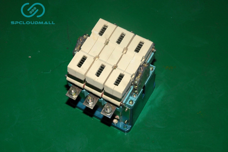 AC CONTACTOR  YXC05-630-380V