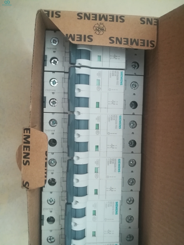 SIENMENS CIRCUIT BREAKER  5SY6 C20 2P