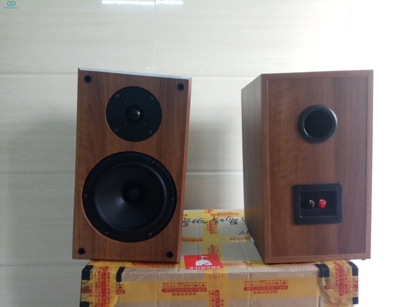 TWO DEIVIDED-FREQUENCY SOUND BOX 21cmx29.6x36.8