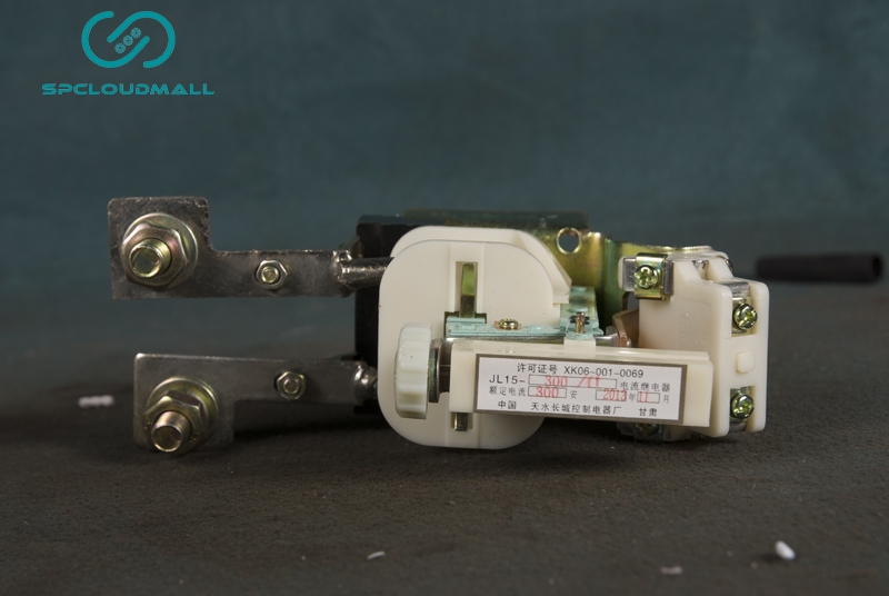CURRENT RELAY   JL15-11 300A