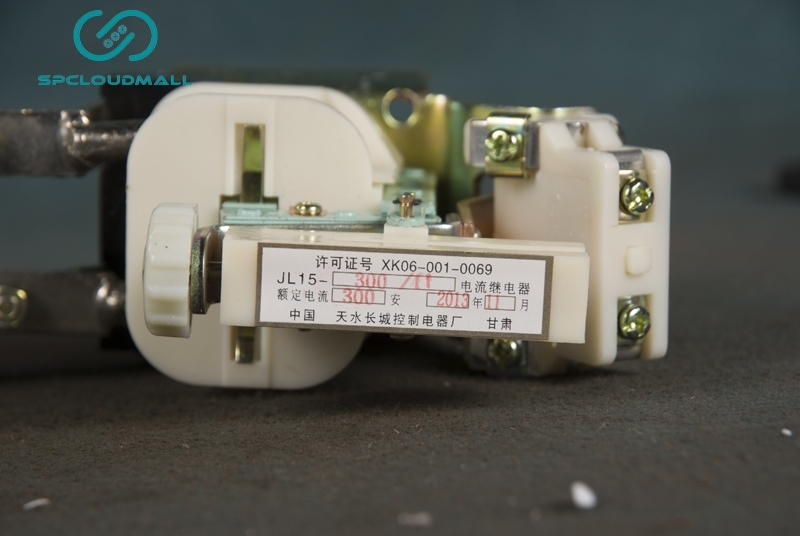 CURRENT RELAY   JL15-11 300A