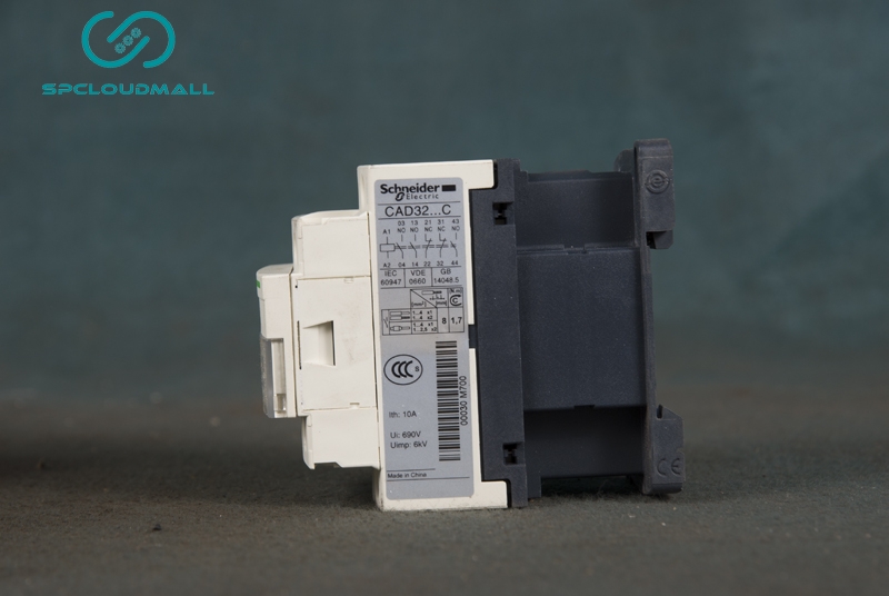SCHNEIDER AC RELAY CAD32M7C 220V