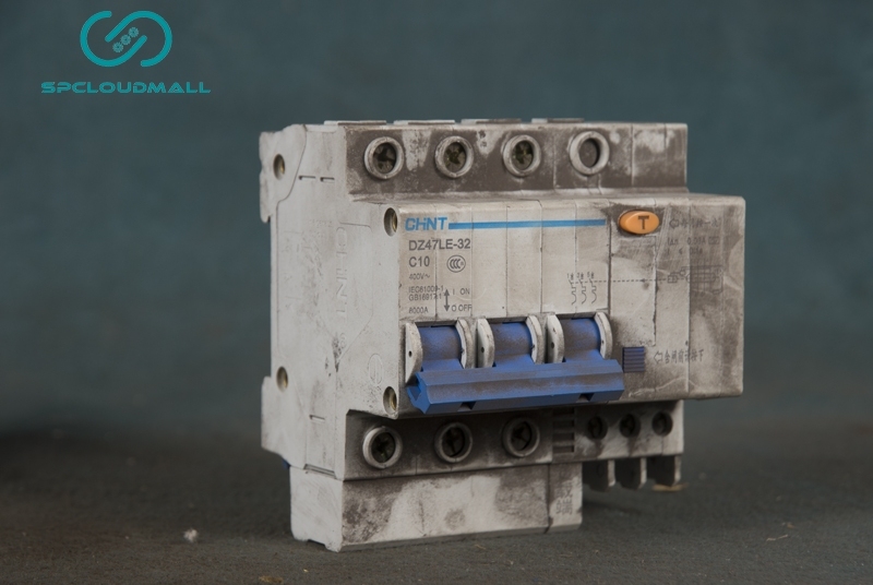 LEAKAGE CURRENT BREAKER (  SWITCH )DZ47LE-3P10A