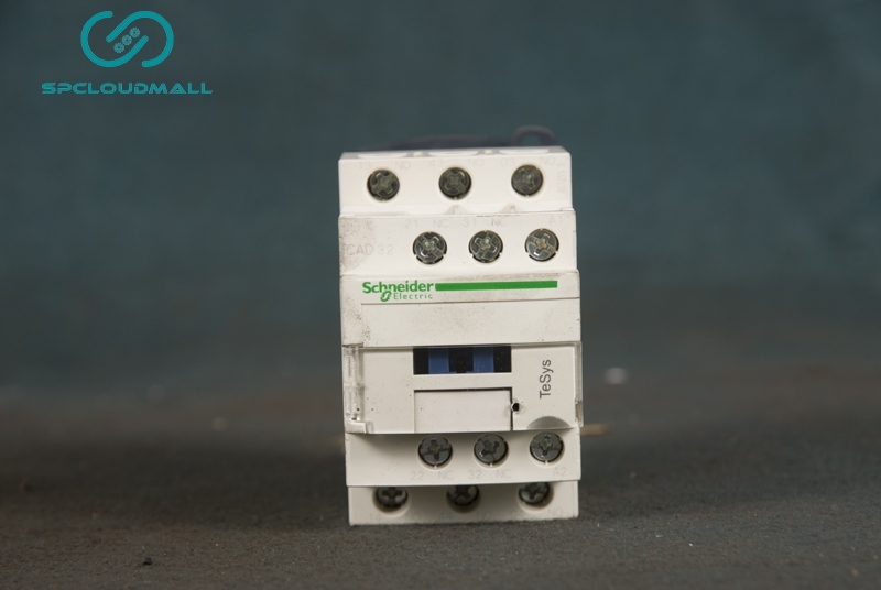 AC TIME RELAY CAD32 LAD-RO 220V