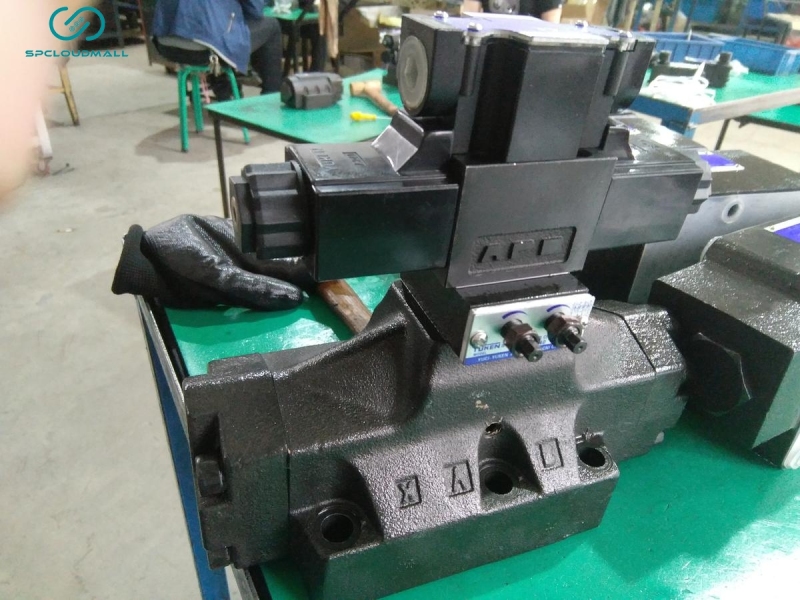 YUKEN HYDRAULIC VALVE DSHG-10-3C60-D24