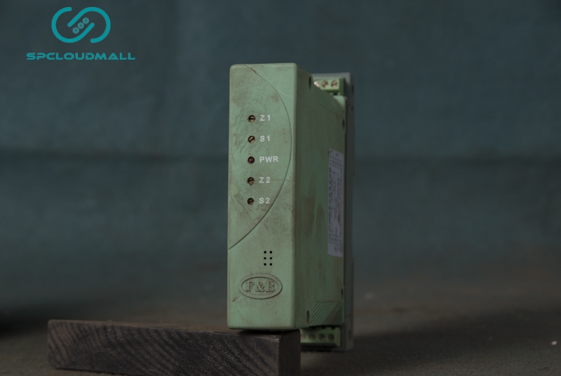 TEMPERATURE TRANSMITTER SFGW-1666D R 1INPUT  2OUTPUT