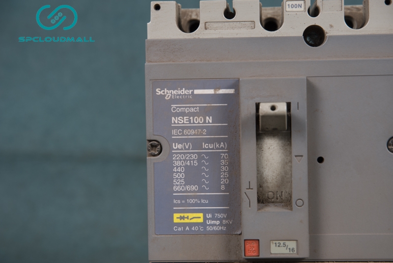 SCHNEIDER AIR CIRCUIT BREAKER NSE100N30 16A