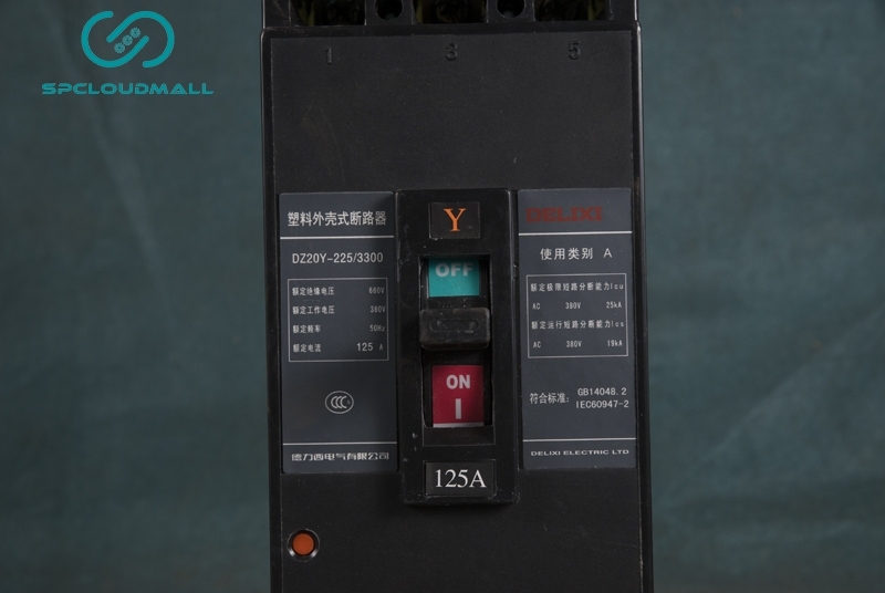 BREAKER DZ20y-225A  200A