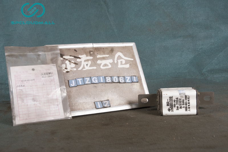 HIGH SPEED FUSE RS3-200A