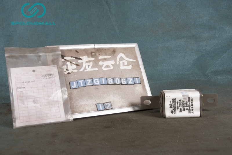 HIGH SPEED FUSE RS3-200A