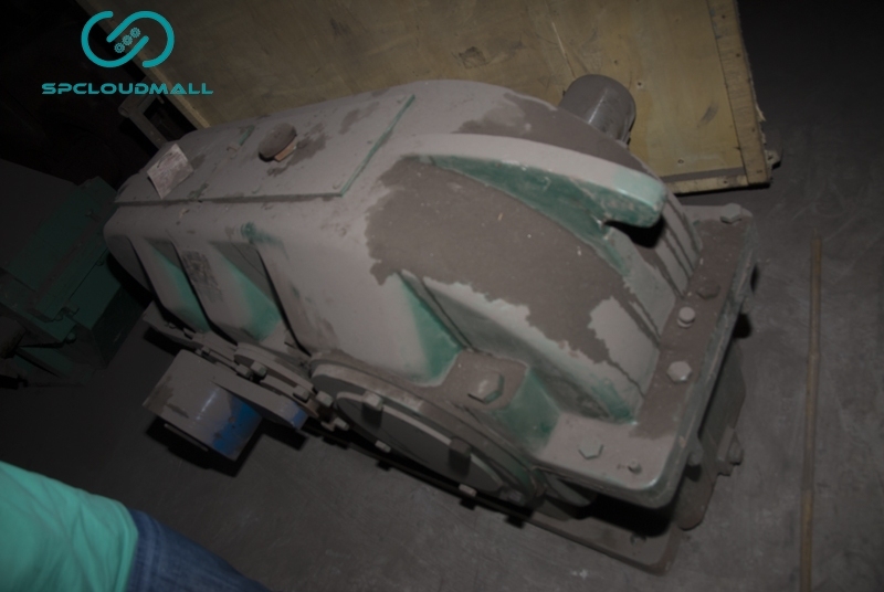 CYLINDER GEAR BOX (REDUCER) DCX400-40-1S