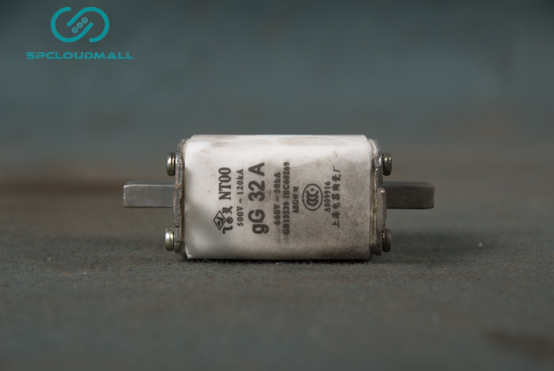 LOW VOLTAGE FUSE NT00(32A)