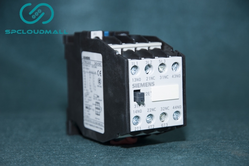 SIEMENS CONTACTOR 3TF4022-0XM0 AC-3 4KW 400V Us AC 220