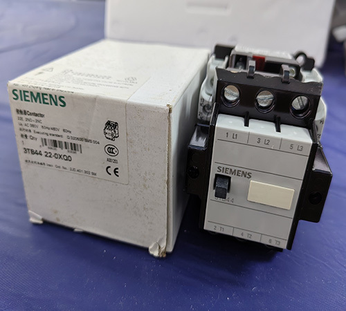 Siemens Contactor 3TB44 22-0XQ0