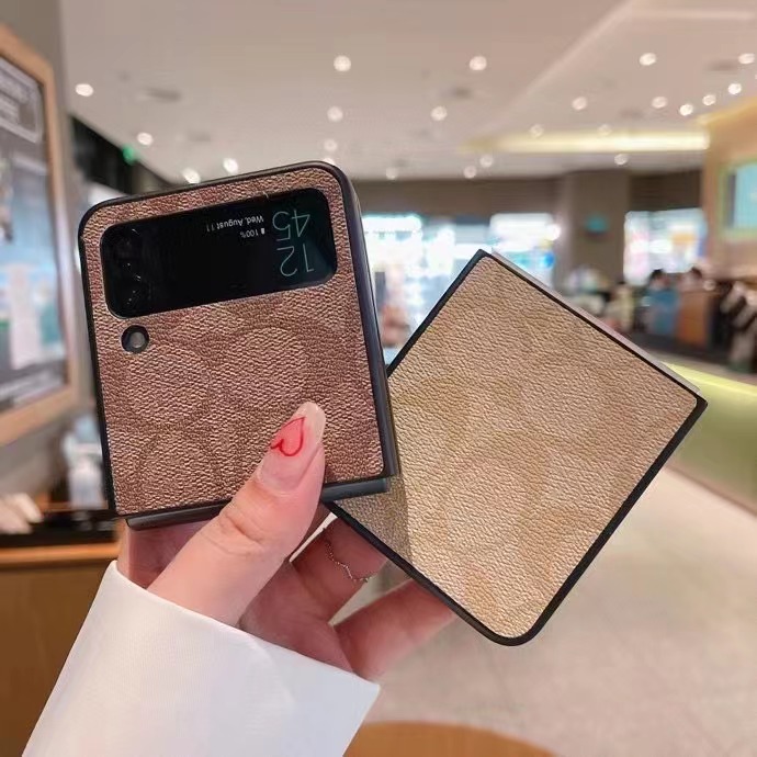 コーチ Galaxy Z Flip5/4/3ケース シグネチャー柄 Coach Galaxy Z