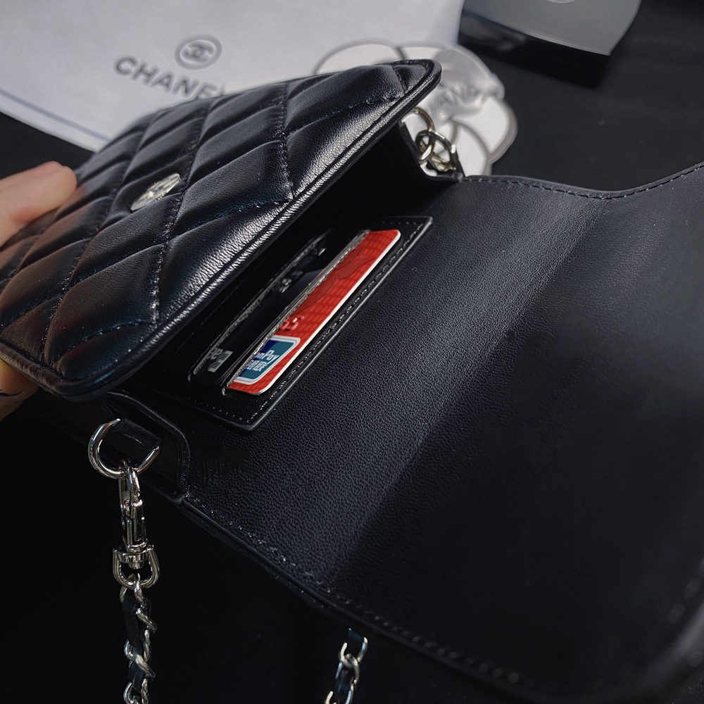 シャネル お財布ポシェット ココマーク CHANEL スマホポーチ チェーン付き