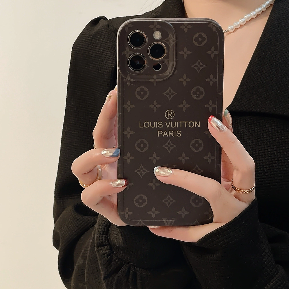 ヴィトン iPhone15/14 ProMaxケース モノグラム Louis Vuitton 芸能人 