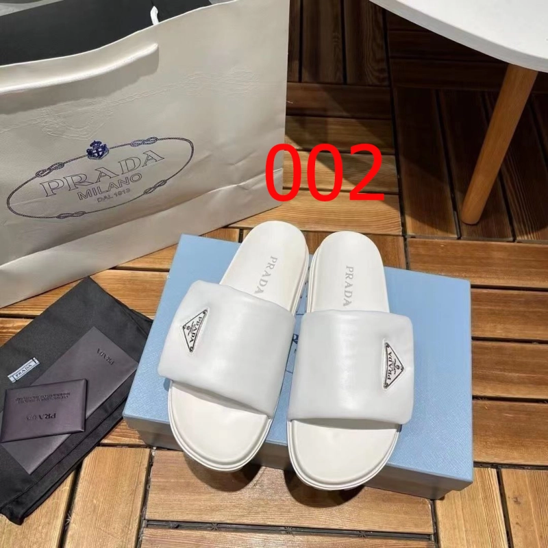 PRADA スリッパ 可愛い