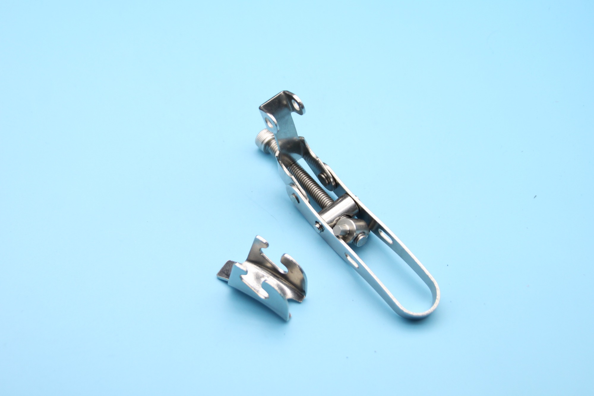 adjustable toggle latch