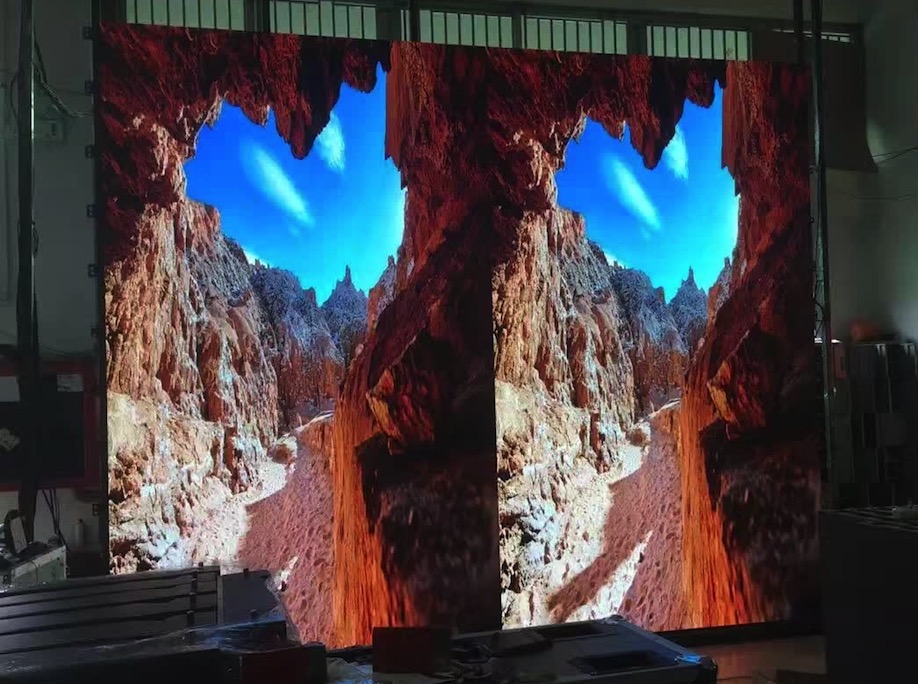 New sample U1.9 ultra HD LED display to France