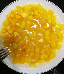 Canned yellow peach diced
