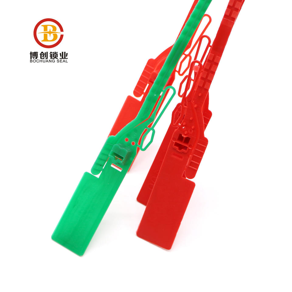 BCP205 Disposable plastic seal is tensioned