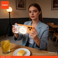 Quick Zoom Easy Control--Magnetic Grip With Selfie Light