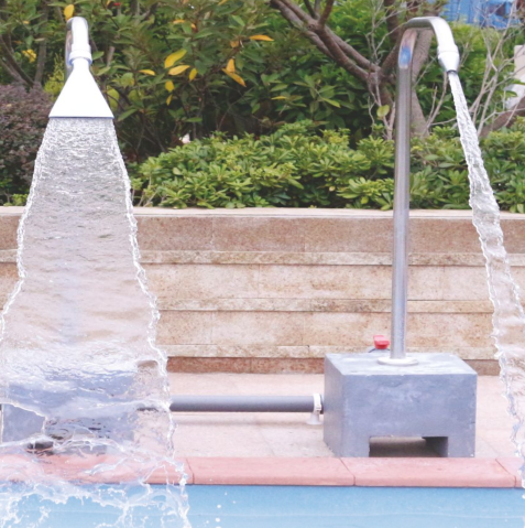 Swimming pool shower head, shower in swimming pool