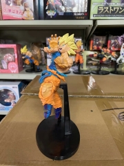 七龙珠 冲击波悟空 产品高18cm 产品重量0.2kg 彩盒规格12X9X20 装箱数80个