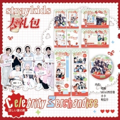 Stray Kid草莓set礼包 16.2x15.8cm 明星创意礼品套装吧唧小卡片