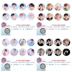 stray kids 4 8款一套圆形镭射细沙膜胸针 58mm