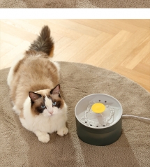 RAIKOU Fontaine à eau pour chats de 1,5 L, fontaine silencieuse pour chat avec 2 filtres à charbon actif, fontaine d'eau automatique pour animaux de compagnie, fontaine filaire pour chat, gris