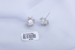 Silver Zircon Flower Shape Stud Earring with Pearl