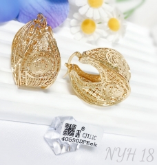 Earrings gold irregular hollow