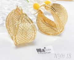 Earrings gold irregular hollow