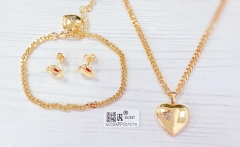 Jewelry set gold heart shaped polished