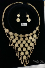 Earrings and necklace set gold