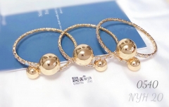 Bracelet set gold large light beads