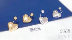 Earrings heart shaped glossy