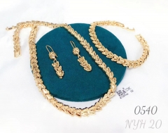 Jewelry set gold glossy