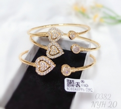 Bracelet set gold heart shape