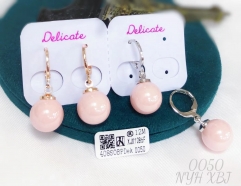 Hot Styles of Pink Pearl Pendant Earrings