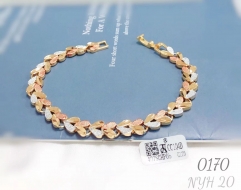 Gold single bracelet color matching