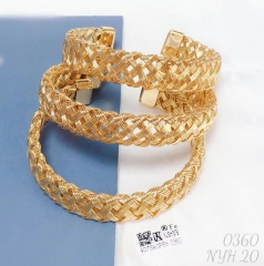 Gold bracelet set hollow shape