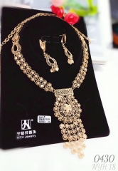 Gold necklace and earrings set Gorgeous