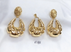 Gold earring pendant set