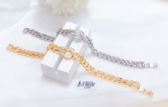 Hollow bracelet glossy