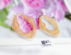 Irregular hollow fashion earrings