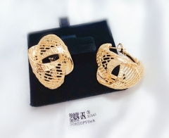 Irregular gold hollow earrings