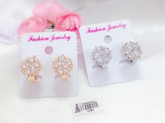 Flower style white zircon earrings